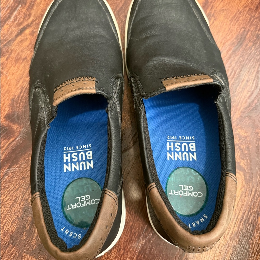 Nunn Bush Men's Black and Tan Slip-On Loafers